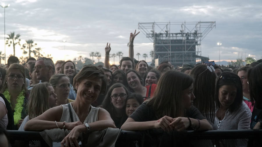 Estas son las fotos que deja el paso del cantante por el Auditorio La Marina de Valencia