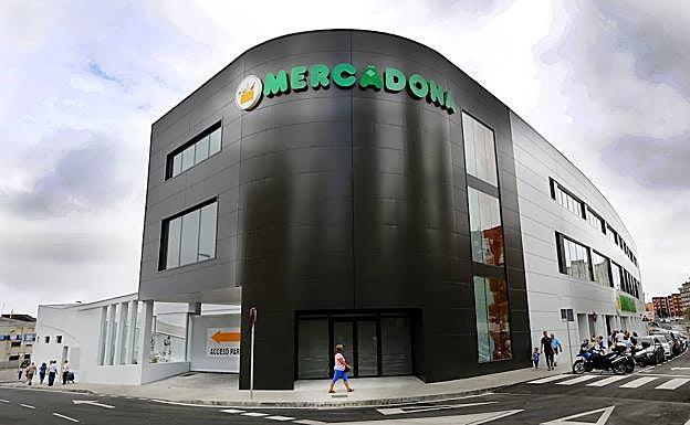 Los españoles gastan 42 euros de cada 100 en marcas blancas