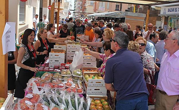 La Feria del Tomate en la localidad valenciana El Perelló.