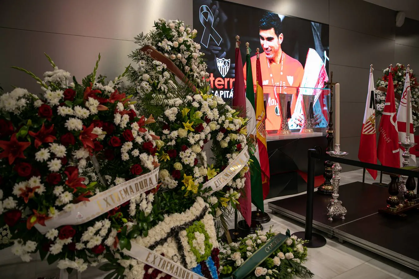 La capilla ardiente de José Antonio Reyes, en imágenes, Fotos, Deportes