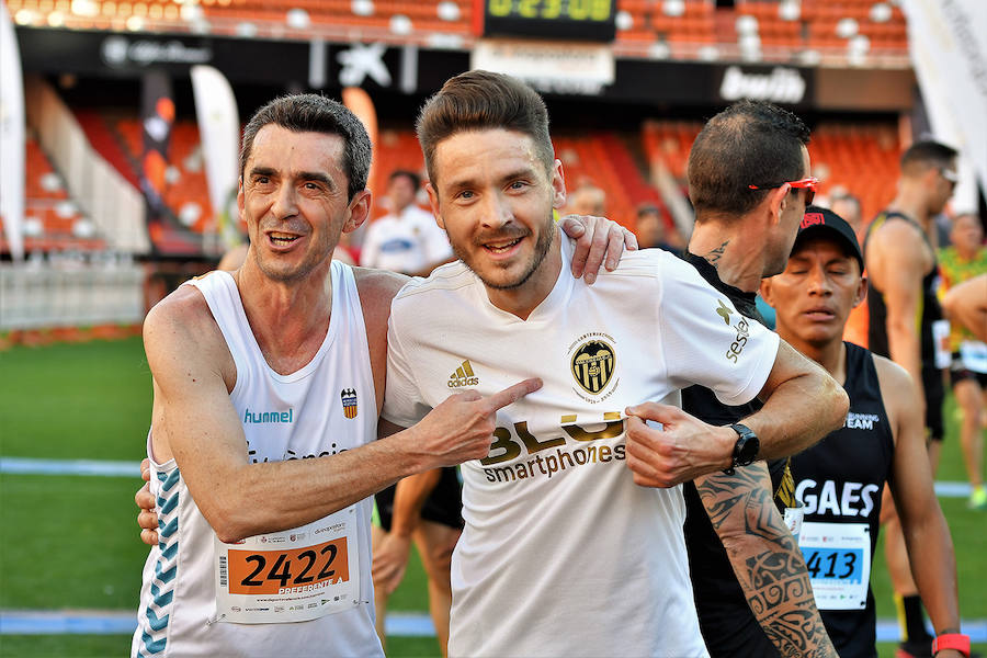 Fotos: Búscate en la Volta a Peu Fundación Valencia CF