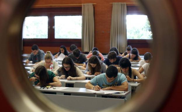 PAU 2019 | Seis cosas que no puedes hacer en los exámenes de Selectividad 2019