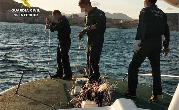 Sistema de pesca furtiva conocida como «palangre fantasma»