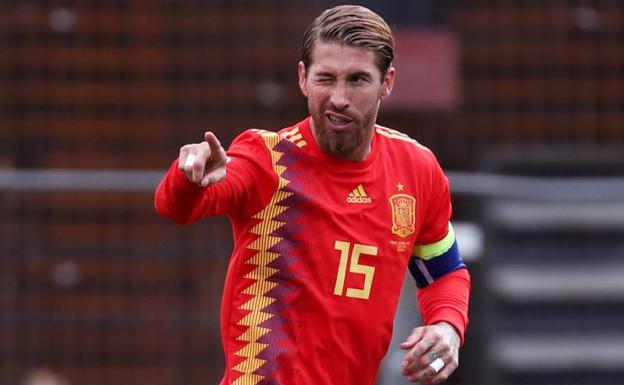 Sergio Ramos celebra el gol anotado ante Islas Feroe.