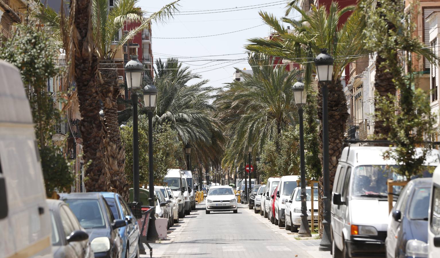 El barrio del Cabanyal continúa, tras la disolución de la plataforma Salvem el Cabanyal, con urgencias sociales, problemas de okupación y quejas de los comerciantes por las obras.