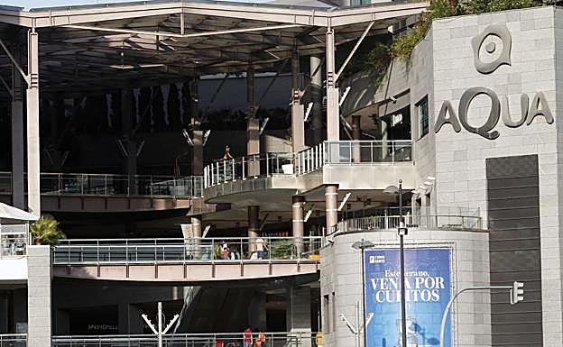 Uno de los centro comerciales que abrirá este domingo.