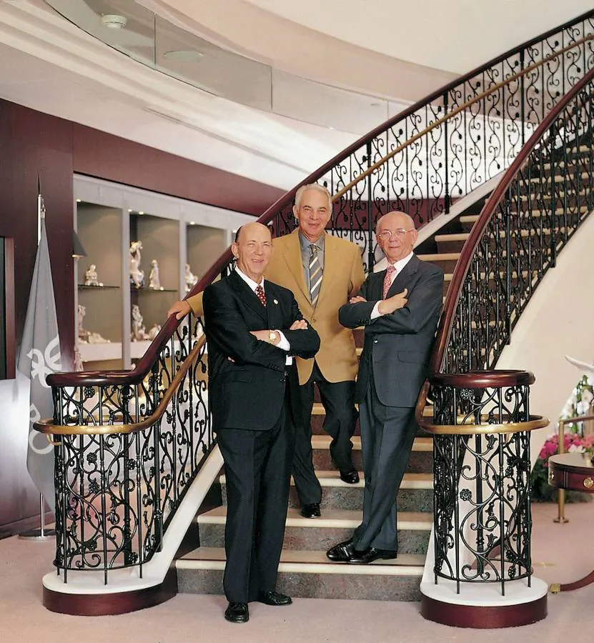 El mediano de los tres hermanos fundadores de la empresa de porcelana decorativa Lladró, José Lladró, ha fallecido a los 91 años.