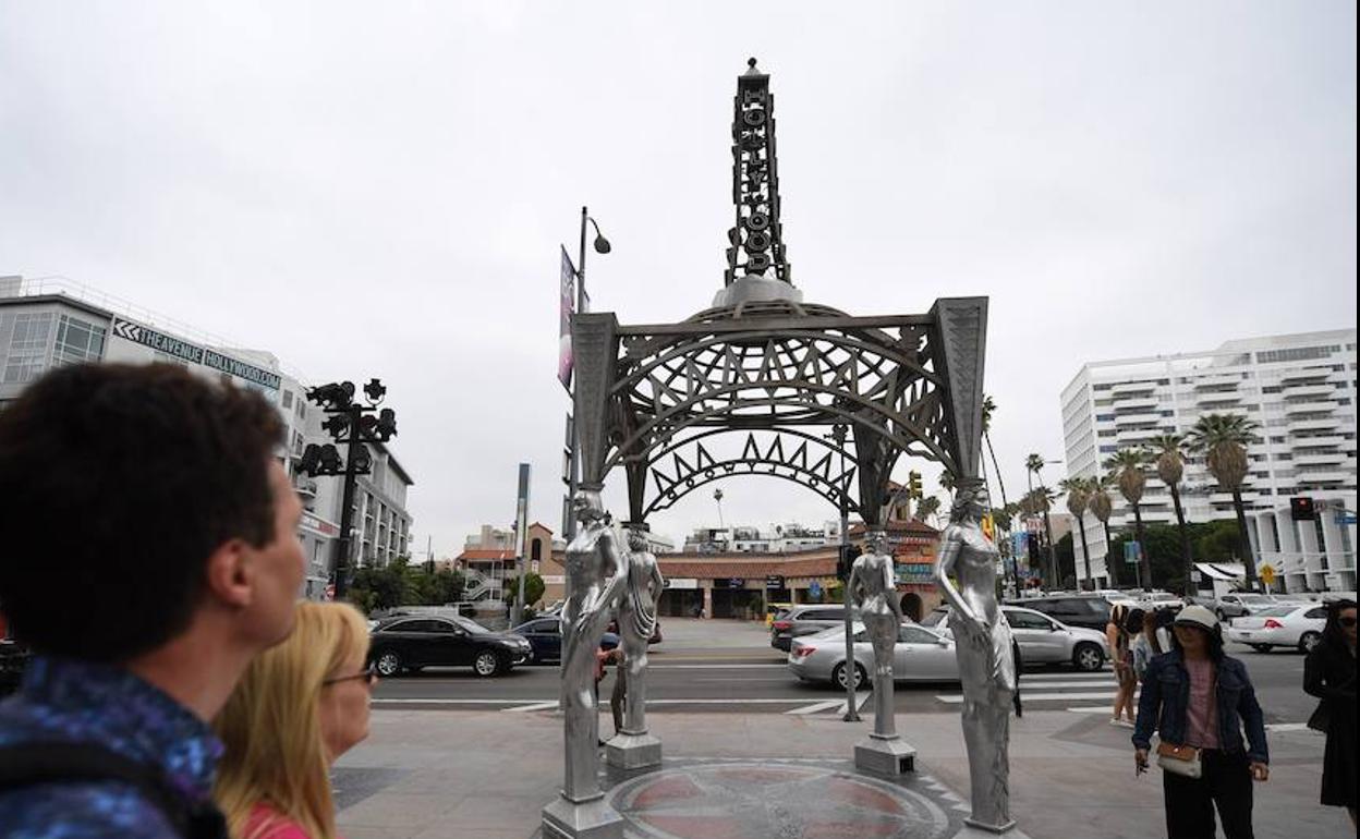 Templete de cuyo techo fue robada la estatua de Marilyn Monroe, en Hollywood.