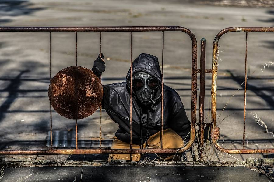 Chernóbil (Ucrania) | Una de las mayores tragedias humanas, causada por un accidente nuclear que ha copado el panorama seriéfilo este último mes gracias a la aclamada adaptación de HBO. Un drama ecológico producido por la explosión del reactor 4 de la planta nuclear ucraniana, desprendiendo unas radiaciones que han envenenado a más de 8 millones de personas. Los efectos siguen siendo palpables y el panorama, abandonado, desolador y casi congelado en el tiempo. Una ciudad fantasma y contaminada que comienza a despuntar en las listas turísticas a pesar del potencial riesgo que supone su visita. 