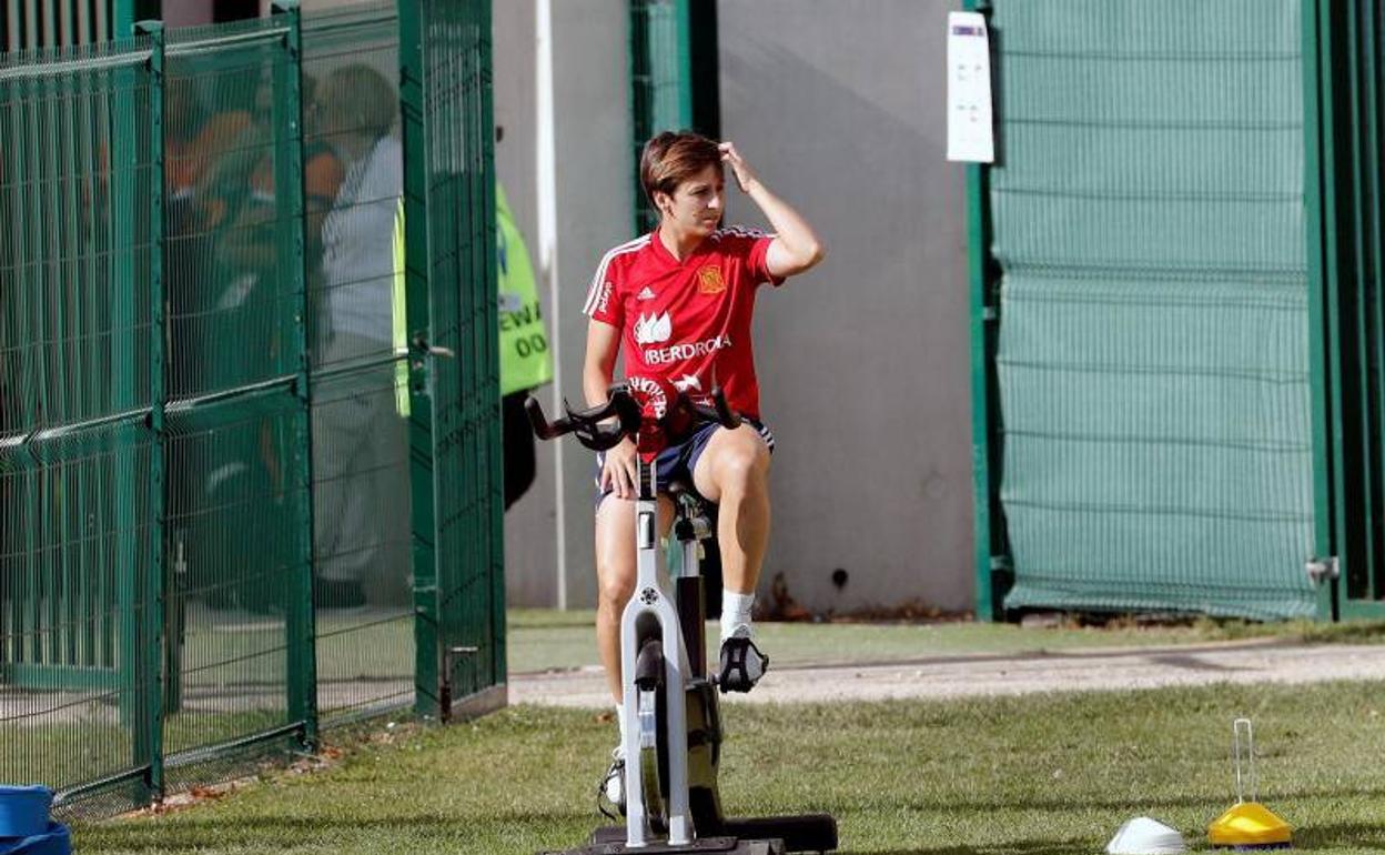 Marta Corredera, en la bicicleta estática.