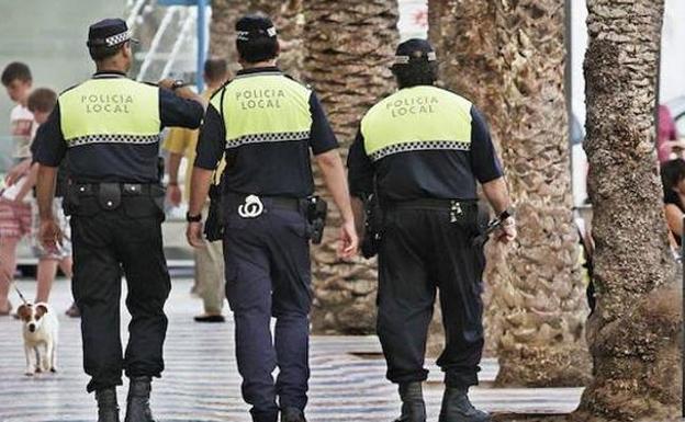 Detenido por proferir amenazas racistas y agredir a un policía local en Valencia