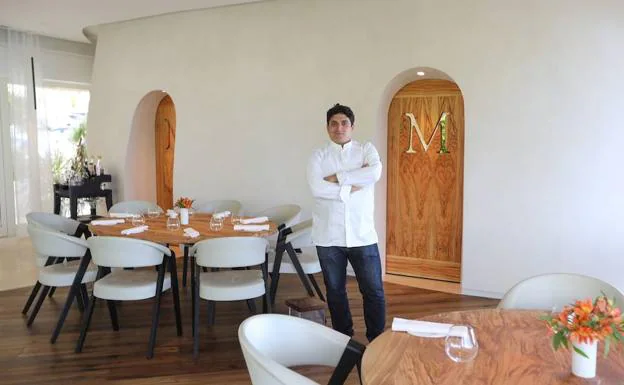 Imagen principal - El chef Mauro Colagreco en Mirazur.