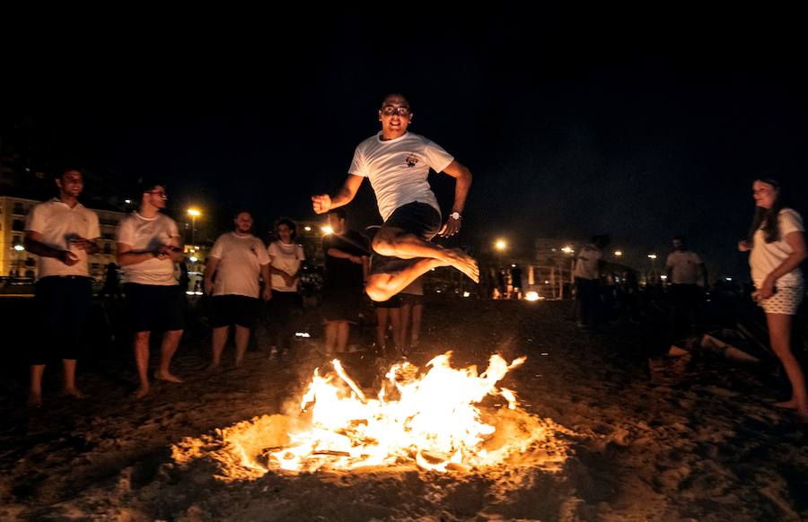 Fotos: El fuego purificador de San Juan