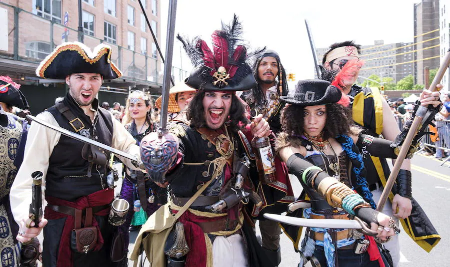 Fotos: Así es el loco desfile de sirenas de Coney Island