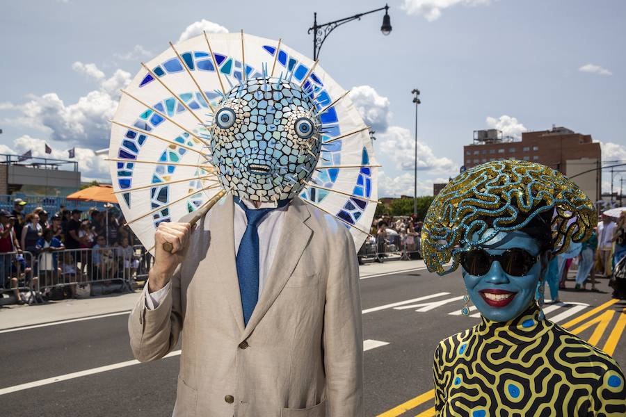 Fotos: Así es el loco desfile de sirenas de Coney Island