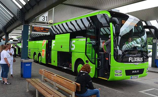 Un autobús de FlixBus, origen de la compañía que ahora también ofrece servicios ferroviarios.