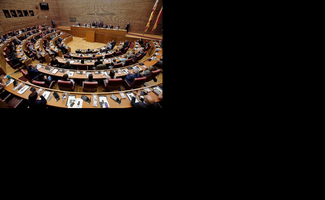 Pleno de les Corts Valencianes, en su constitución para la presente legislatura, con al incorporación de diputados de VOX.