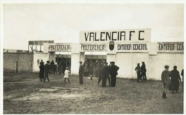 Imagen principal - Campo de fútbol donde jugaba el VCF y Mestalla.