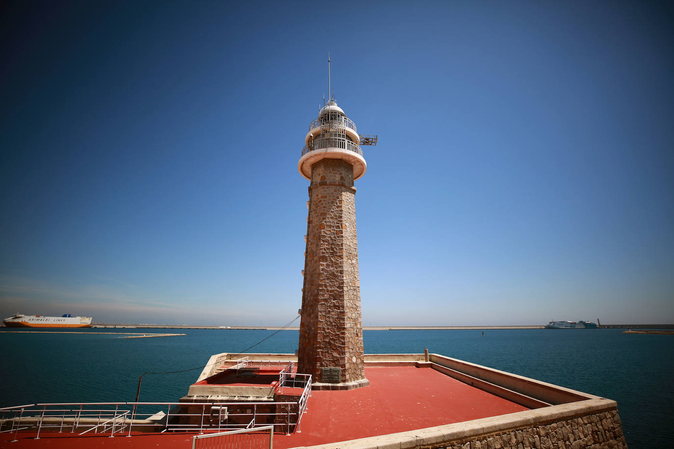 Fotos: El antiguo faro de Valencia, en el olvido