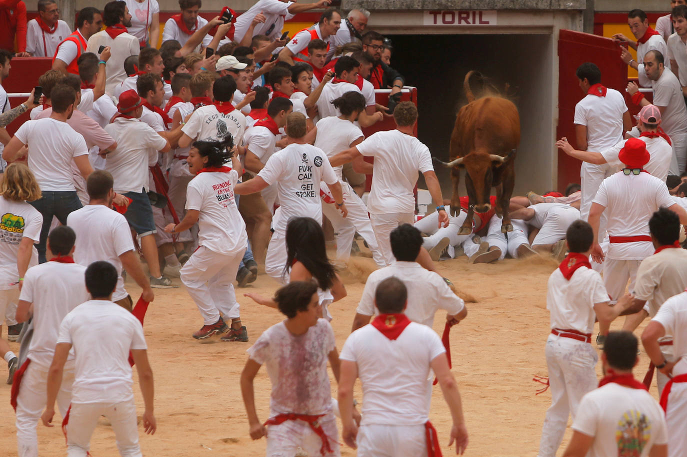 Los toros de José Escolar han recorrido las calles de Pamplona en dos minutos y 13 segundos. Es el encierro más rápido de este año.