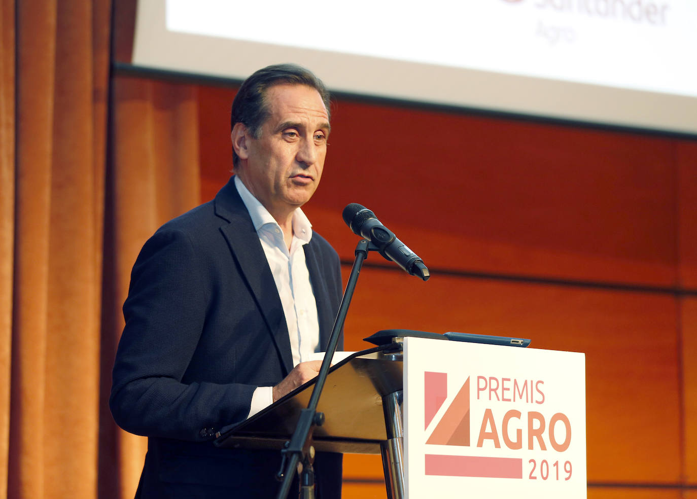 Relevancia. Fidel Pila, director general de LAS PROVINCIAS, incidió en el peso del sector agroalimentario, que representa el 18% del PIB de la Comunitat. 