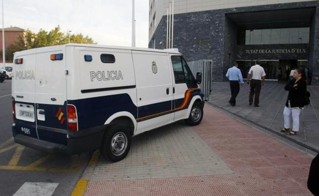 Un hombre mata a su mujer en Elche diez días después de iniciar el trámite de separación