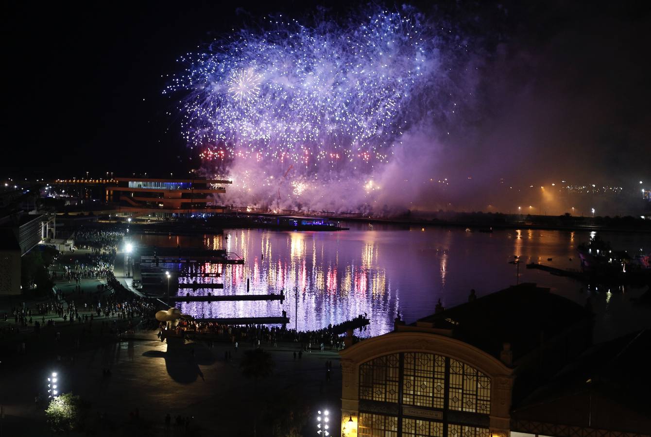 Fotos: Piromusical de Ricardo Caballer en la Nit a la Mar en la Marina de Valencia