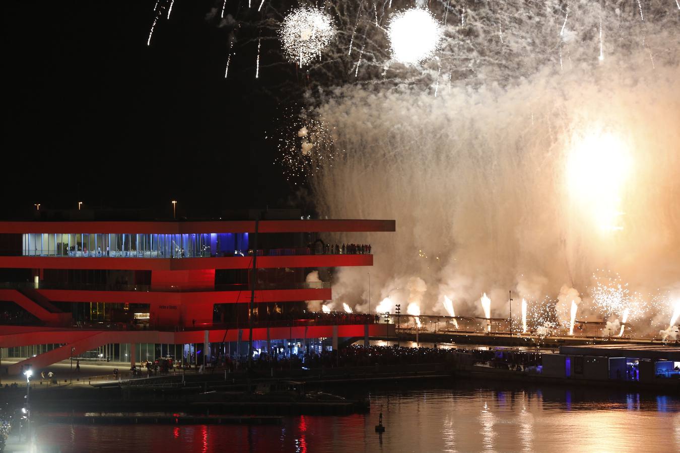 Fotos: Piromusical de Ricardo Caballer en la Nit a la Mar en la Marina de Valencia