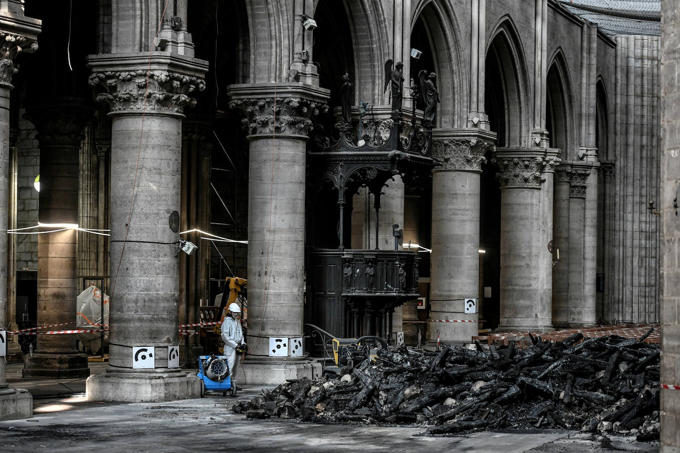 Se hacen públicas las primeras imágenes que muestran el estado actual y los trabajos de restauración de Notre Dame, iniciados meses atrás, tras el incendio que sufrió la catedral el pasado 15 de abril.