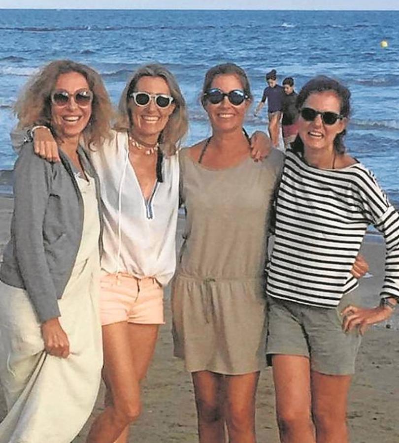 María Aymerich, Belén Bordils, Begoña Aguirre y Belén Valiente.