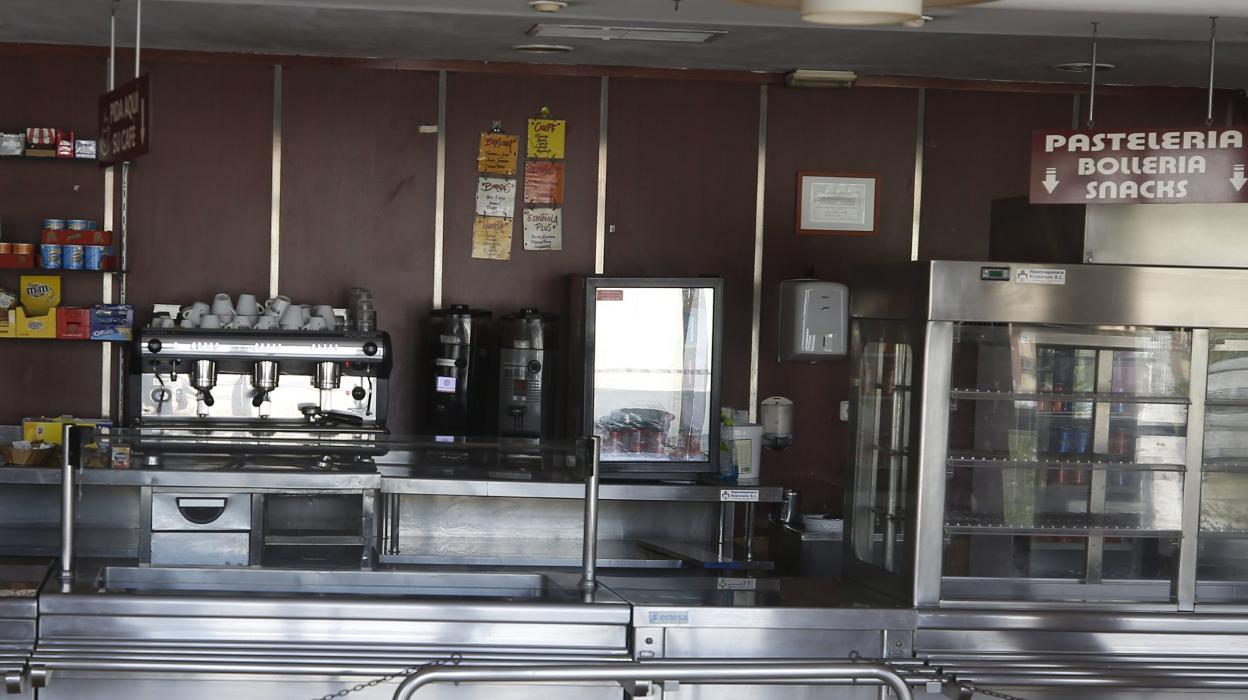 Interior de la cafetería del Hospital General, ayer. 