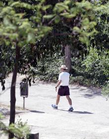 Imagen secundaria 2 - El Parque de Cabecera permite dar tranquilos paseos, acompañado o no por mascotas, a lo largo de sus instalaciones. 