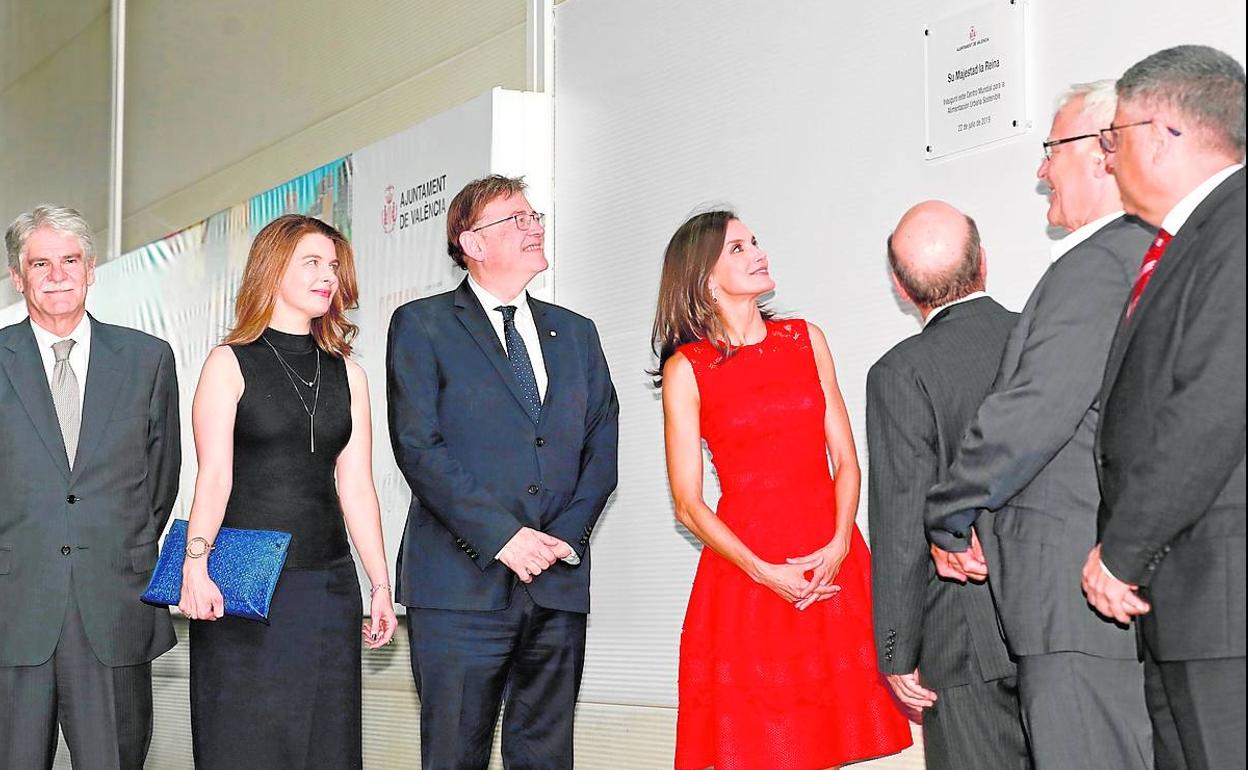 La Reina Letizia y autoridades locales e internacionales, en la inauguración del CEMAS.