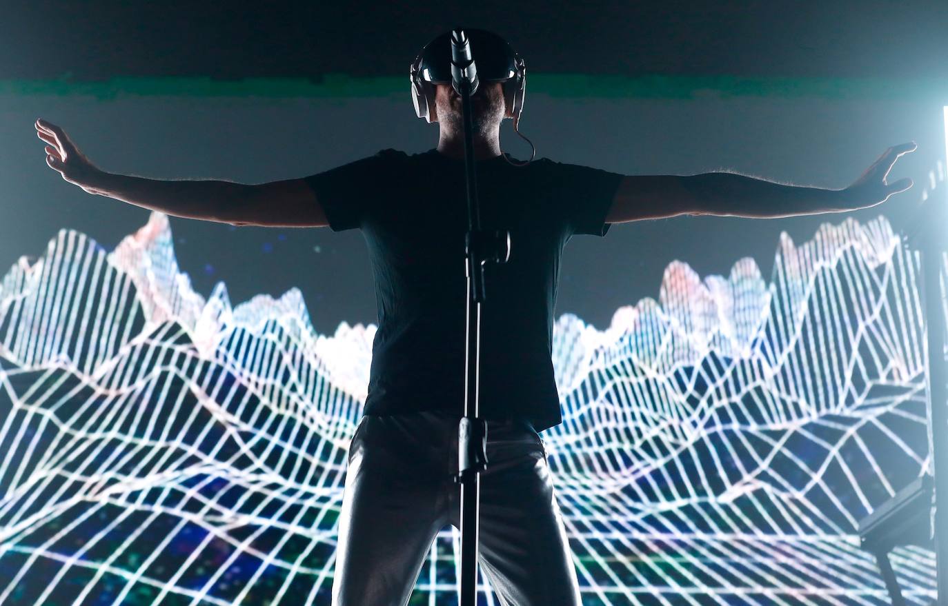 La Casa Azul y Xoel López han puesto punto final este jueves a los Conciertos de Viveros de la Feria de Julio 2019. 