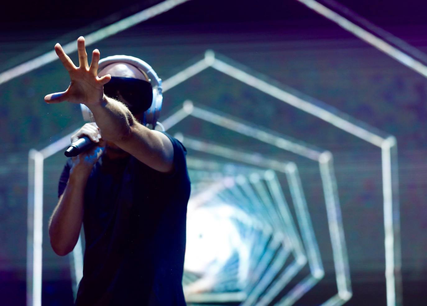 La Casa Azul y Xoel López han puesto punto final este jueves a los Conciertos de Viveros de la Feria de Julio 2019. 