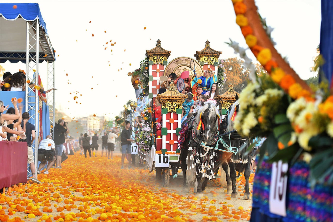 La ciudad despide la Feria de Julio con el más antiguo de sus festejos florales