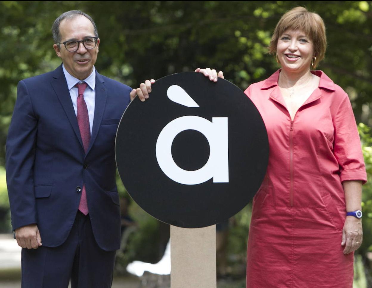  Directivos. Enrique Soriano, presidente del consejo rector, y Empar Marco, directora de À Punt. 