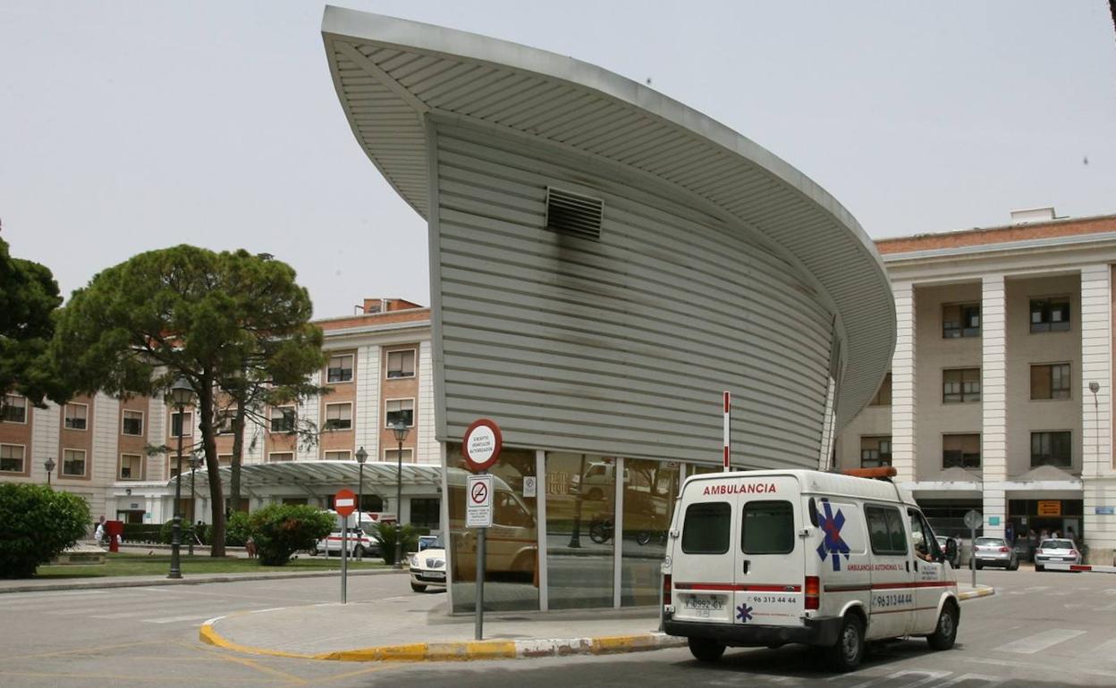 El hombre ha sido trasladado al Hospital General de Valencia para evaluar su estado.