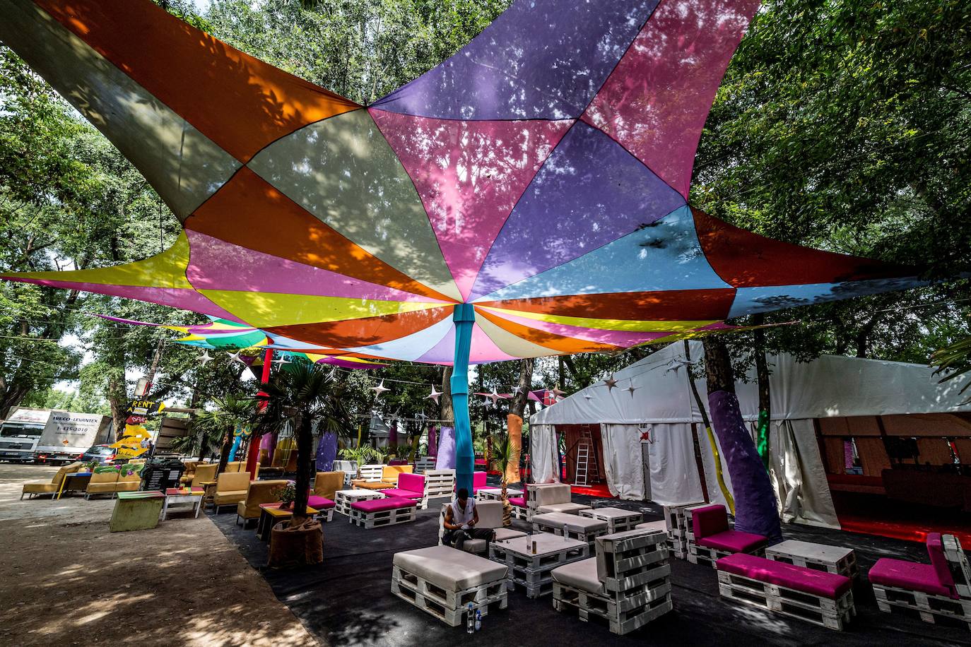 En Hungría se celebra el Sziget Festival 2019, uno de los festivales más importantes del verano. La fiesta ha empezado este 7 de agosto y continuará sin descanso hasta el próximo día 13. El cartel está encabezado durante estos días de festival con artistas de la talla de Ed Sheeran, Franz Ferdinand y Martin Garrix, entre otros.