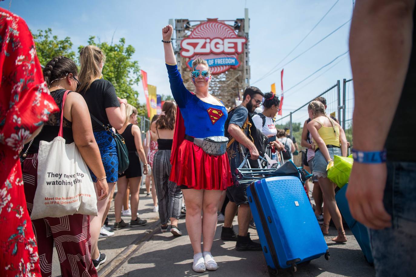 En Hungría se celebra el Sziget Festival 2019, uno de los festivales más importantes del verano. La fiesta ha empezado este 7 de agosto y continuará sin descanso hasta el próximo día 13. El cartel está encabezado durante estos días de festival con artistas de la talla de Ed Sheeran, Franz Ferdinand y Martin Garrix, entre otros.