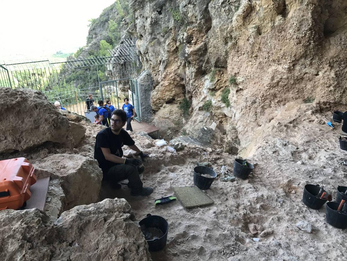 Fotos: Cova de Bolomor en Tavernes de la Valldigna