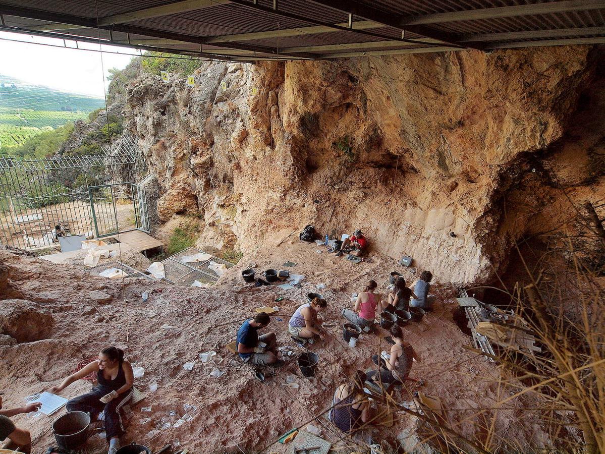 Fotos: Cova de Bolomor en Tavernes de la Valldigna