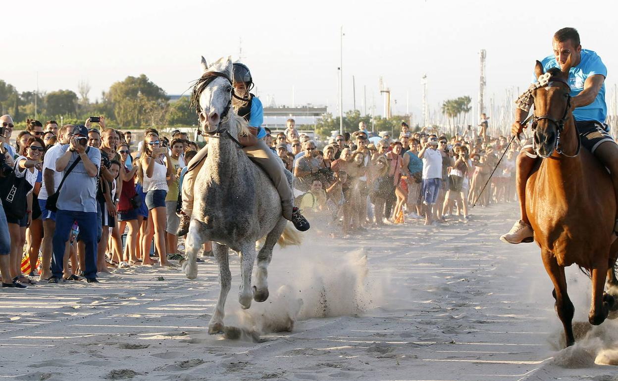 Carreras de caballos en la playa de Pinedo. 