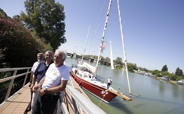 Barco de la Asociación de Amigos de Grandes Navegantes y Exploradores Españoles. 