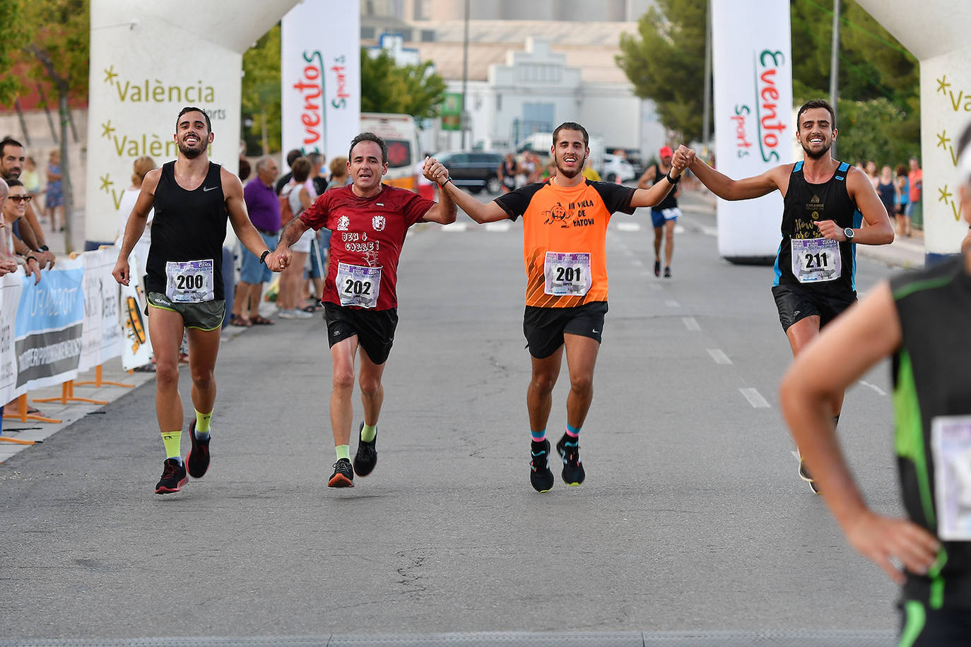 Fotos: Búscate en la 10K XXIV Carrera Tomatina de Buñol 2019