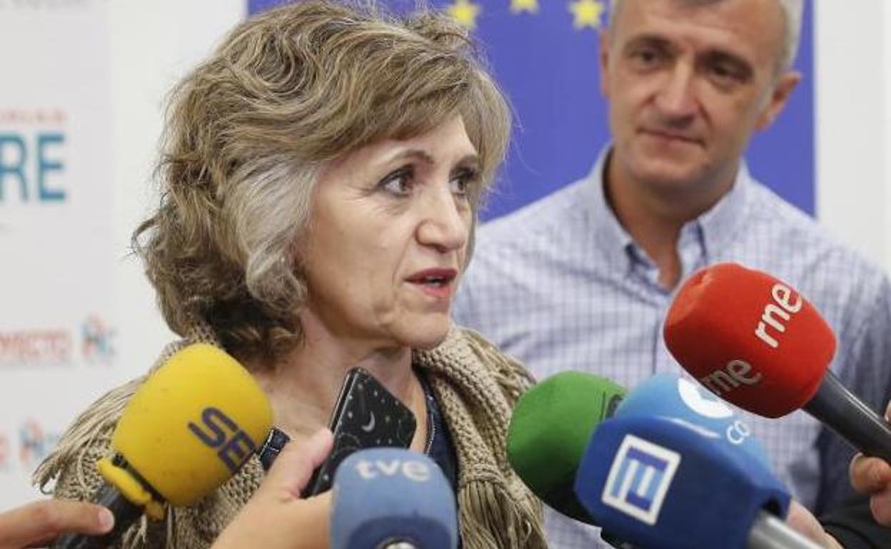 La ministra de Sanidad propone endurecer las leyes sobre tabaco y alcohol