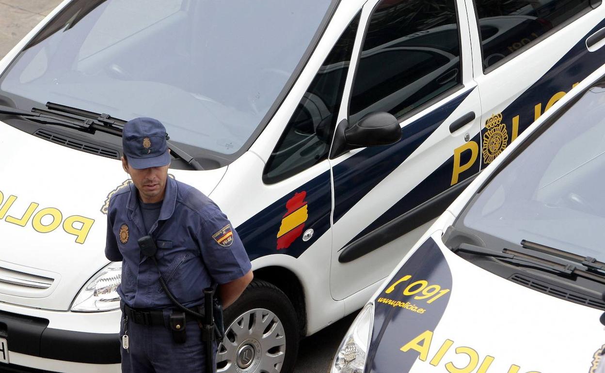 Detenida una mujer por tocarse delante de una menor en Valencia
