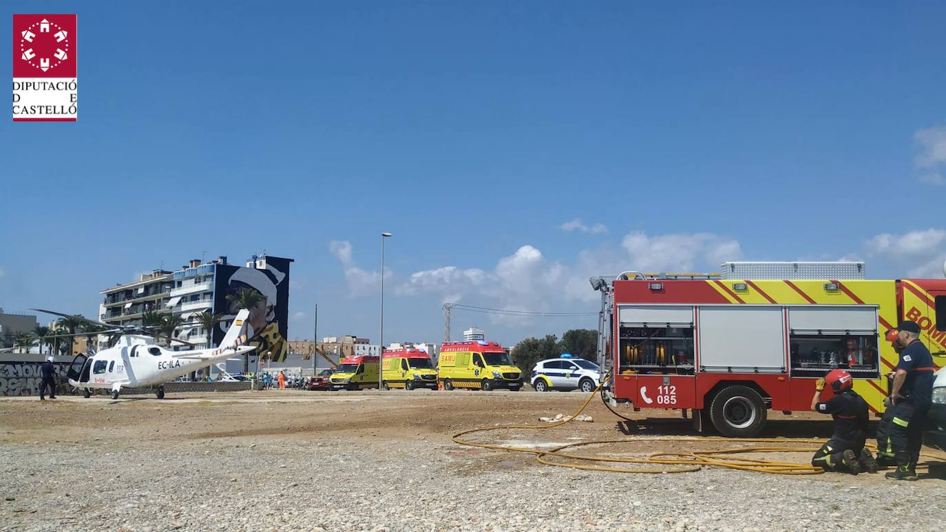 Seis heridos al arden una embarcación en Benicarló