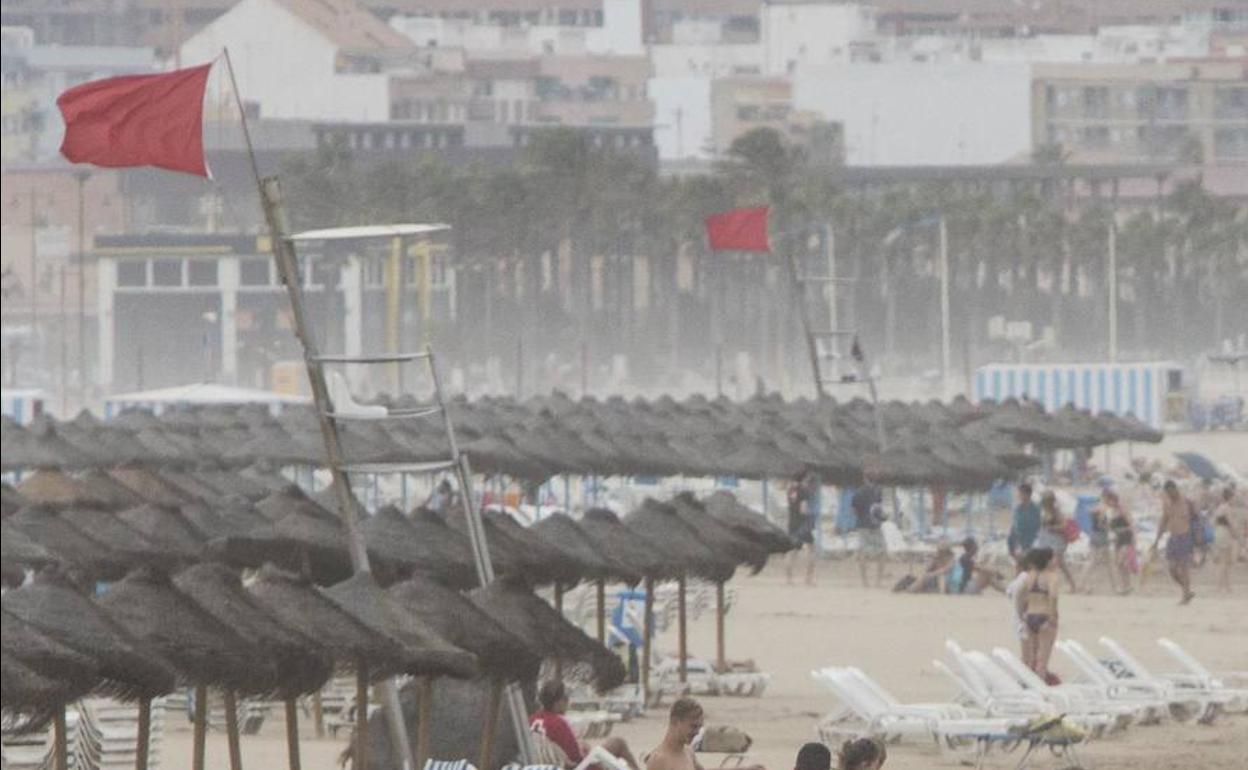 Playas de Valencia cerradas al baño. 