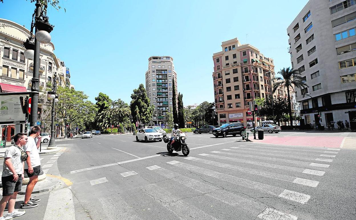 La Gran Vía Marqués del Turia, con la calle Ruzafa a la izquierda.